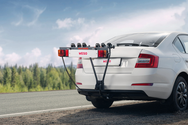 Рамка-дублер WESO LN0001 для велокрепления, с площадкой под номерной знак и с задними фонарями 