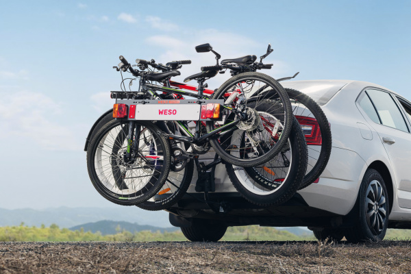 Рамка-дублер WESO LN0001 для велокрепления, с площадкой под номерной знак и с задними фонарями 